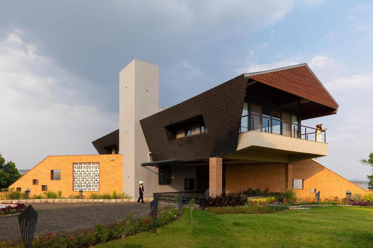 Pearl Lakeview Mansion By Stayvista - Lakeside Villa With Infinity Pool, Jacuzzi, In-House Theatre & Games Room Igatpuri Zewnętrze zdjęcie