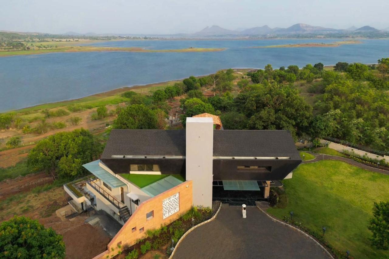 Pearl Lakeview Mansion By Stayvista - Lakeside Villa With Infinity Pool, Jacuzzi, In-House Theatre & Games Room Igatpuri Zewnętrze zdjęcie