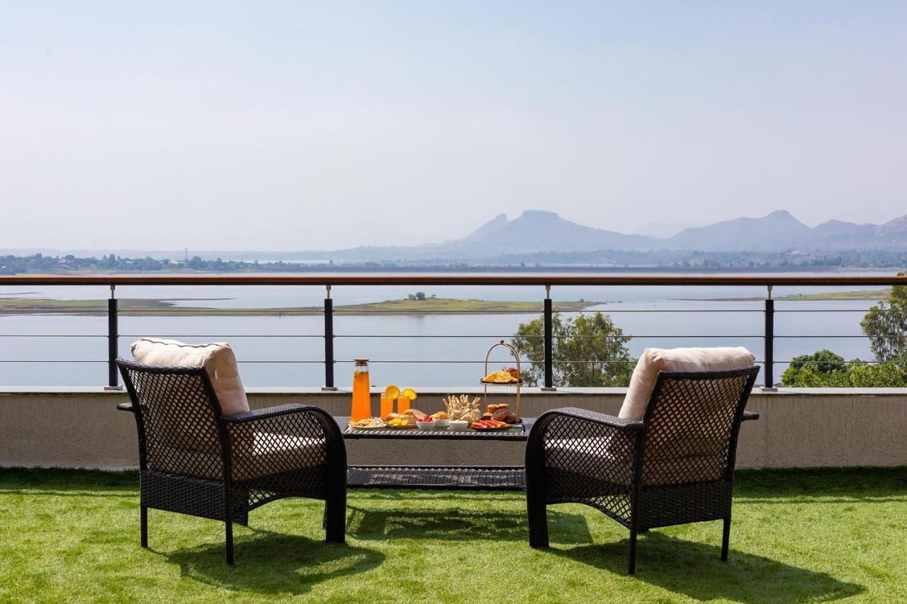 Pearl Lakeview Mansion By Stayvista - Lakeside Villa With Infinity Pool, Jacuzzi, In-House Theatre & Games Room Igatpuri Zewnętrze zdjęcie