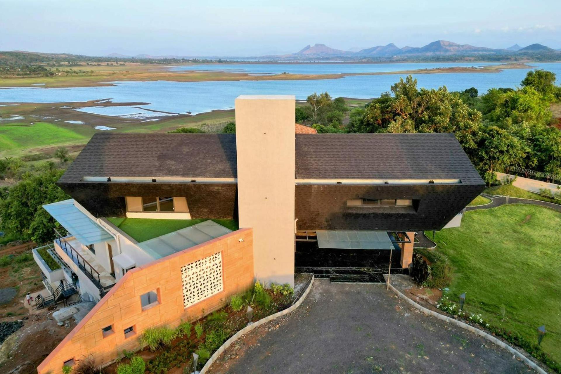 Pearl Lakeview Mansion By Stayvista - Lakeside Villa With Infinity Pool, Jacuzzi, In-House Theatre & Games Room Igatpuri Zewnętrze zdjęcie