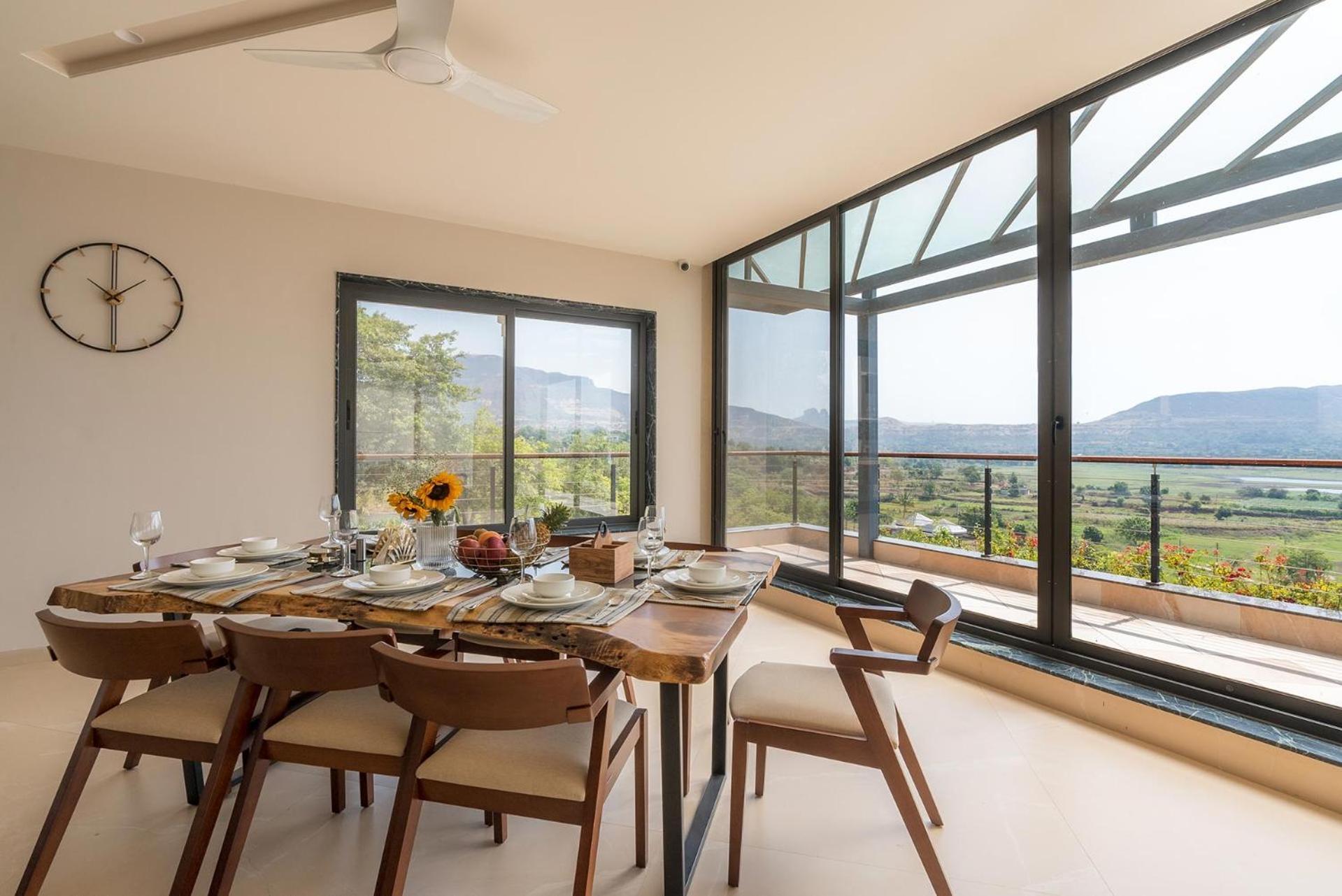 Pearl Lakeview Mansion By Stayvista - Lakeside Villa With Infinity Pool, Jacuzzi, In-House Theatre & Games Room Igatpuri Zewnętrze zdjęcie